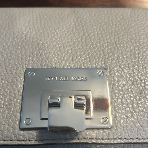 MICHAEL MICHEAL KORS Astrid Pear Gray Clutch/Shoulder Bag - Picture 10 of 16